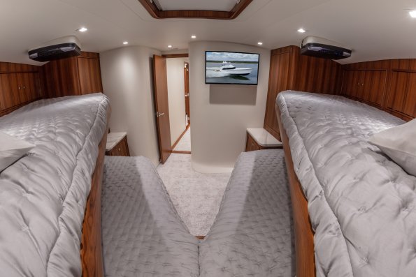 7 - Crew Bunks 3-2