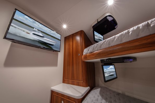 7 - Crew Bunks 7-2