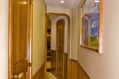 0040-hallway